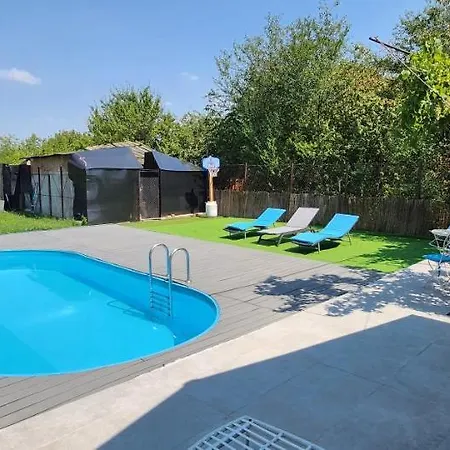 Morii Lake Private Pool Villa * Boekarest