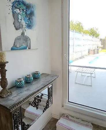 Morii Pool Вілла Бухарест