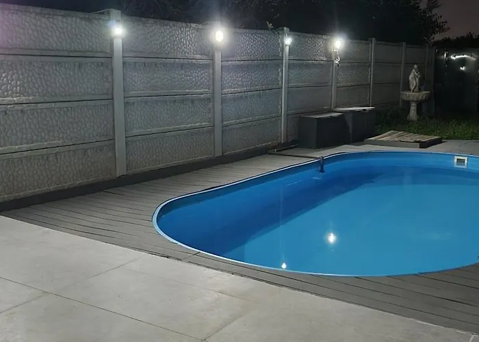 Morii Pool Willa